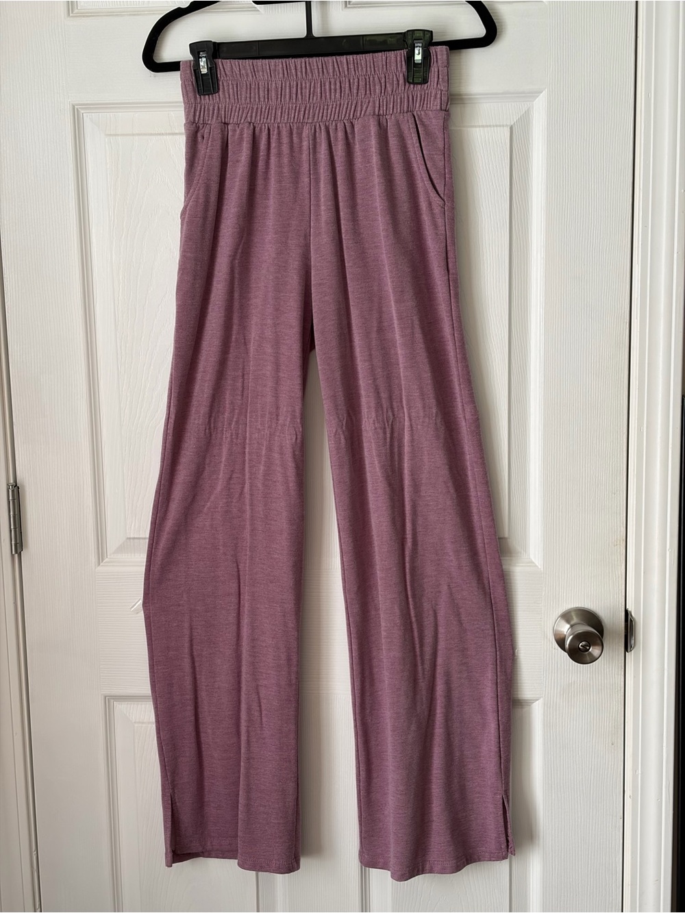 WinWin Ribbed Knit Lounge Pants in Dusty Lavender
